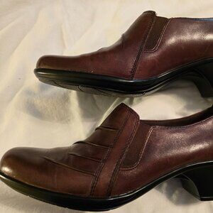 CLARKS 89488 Womens Shoes Brown/Burg Partridge Leather Loafers Slip on  Size 8M